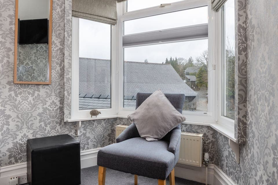 Room, 1 King Bed, Ensuite | Individually decorated, individually furnished, soundproofing