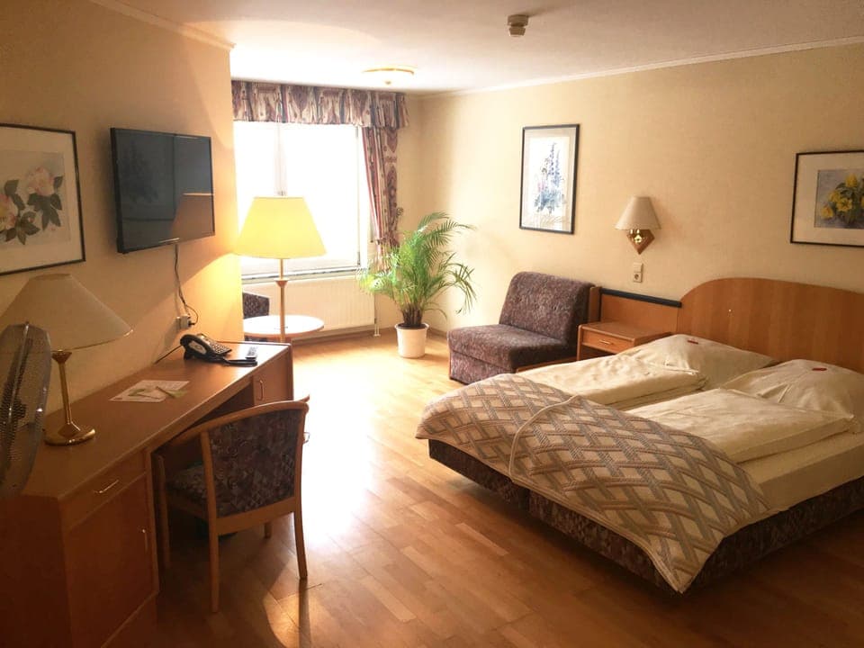 Room | Premium bedding, individually decorated, individually furnished, desk