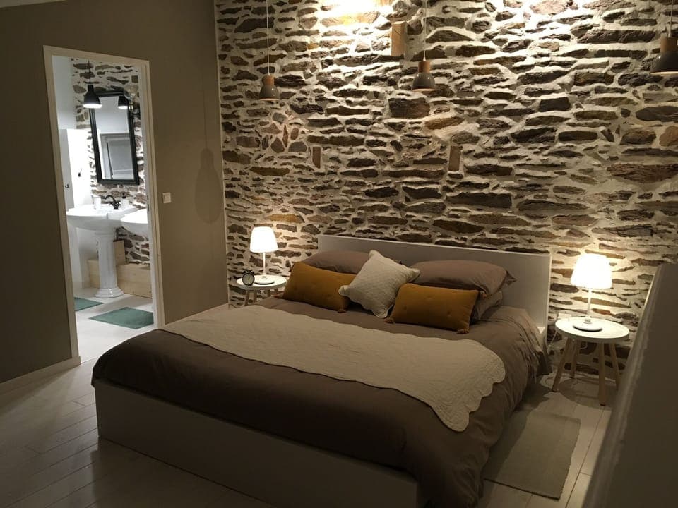 Comfort Double Room (Fée Viviane) | Premium bedding, individually decorated, individually furnished, desk