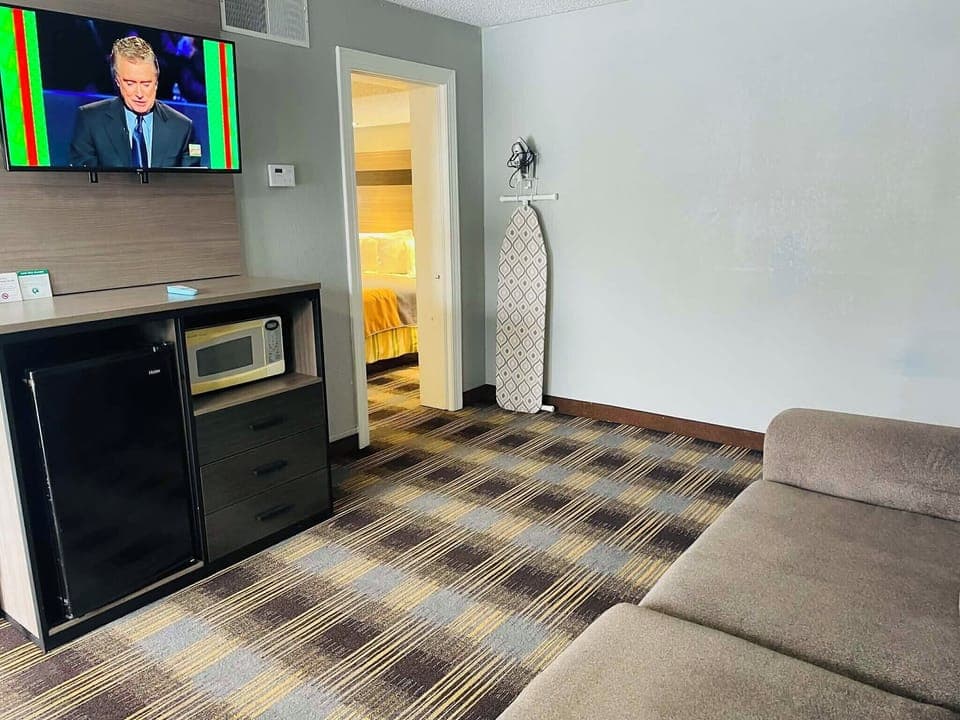 Individually furnished, blackout drapes, iron/ironing board