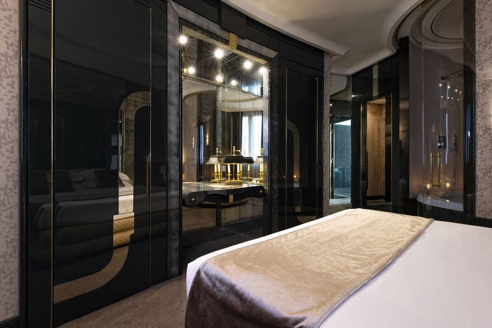Junior Suite | Minibar, in-room safe, blackout drapes, soundproofing