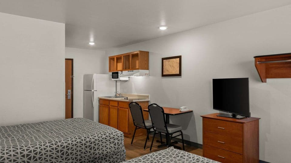 Standard Room, 2 Double Beds, Non Smoking | Desk, free WiFi, bed sheets, alarm clocks