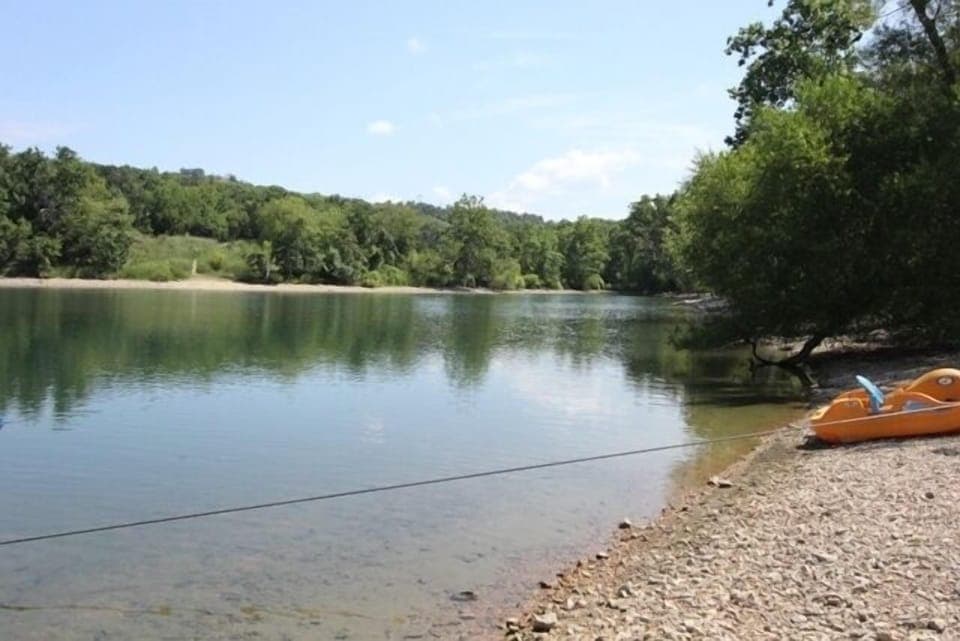 Condo, 3 Bedrooms | Property grounds