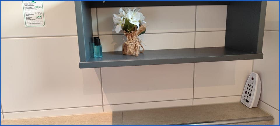 Junior Single Room, 1 Twin Bed | Bathroom | Shower, hair dryer, heated floors, towels