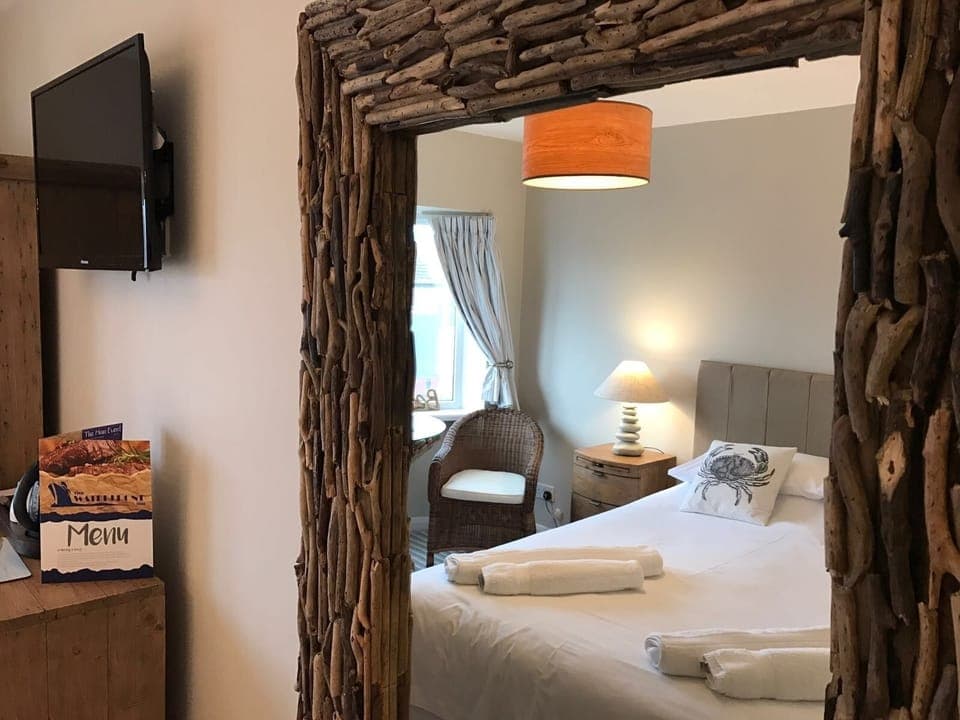 Double Room, 1 King Bed | Premium bedding, individually furnished, desk, free WiFi