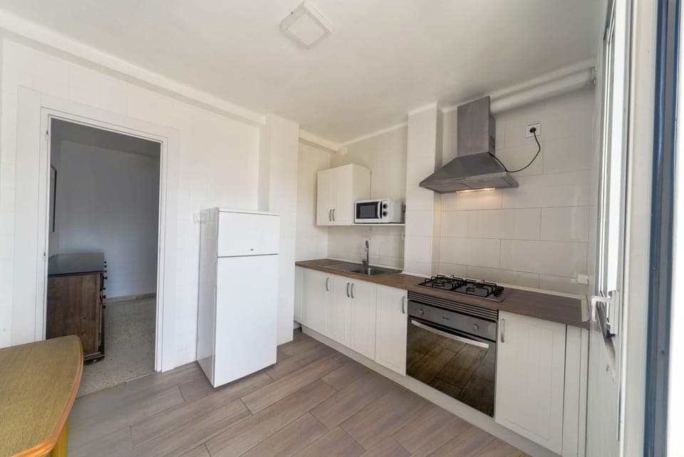 Apartment, 2 Bedrooms, Balcony, City View | Private kitchen | Fridge, microwave, oven, stovetop