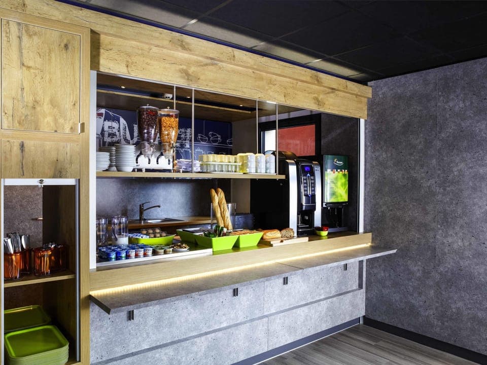 Daily buffet breakfast (EUR 8.50 per person)