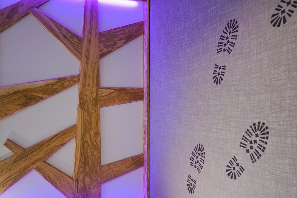 Hypo-allergenic bedding, minibar, in-room safe, desk