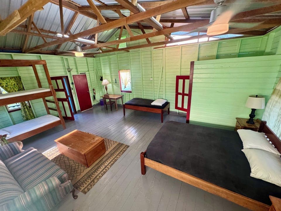 Moonflower - Friends & Family Cabana - Queen Bed, Bunk Beds, Single Bed, Ensuite Bathroom | Laptop workspace, free WiFi, bed sheets