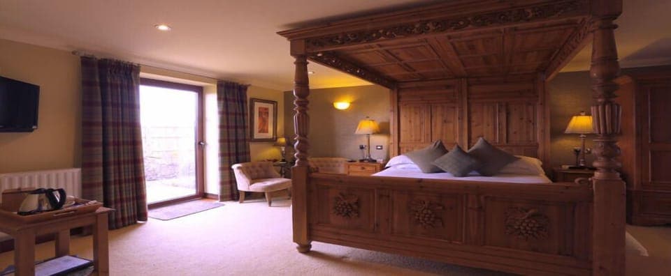 Superior Double Room (Four Poster Bed) | Desk, iron/ironing board, free WiFi, bed sheets