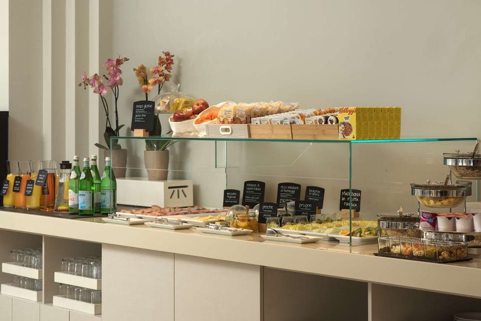 Daily buffet breakfast for a fee