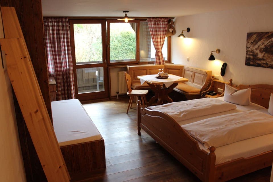 Comfort Room, 1 Double Bed, Balcony | Individually decorated, individually furnished, cribs/infant beds