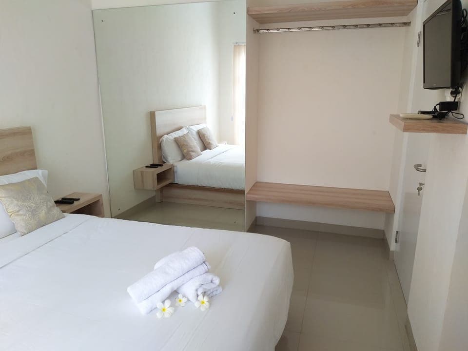 In-room safe, desk, iron/ironing board, rollaway beds