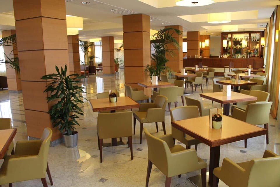 Breakfast, lunch and dinner served