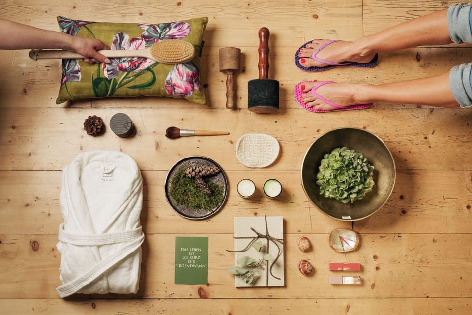 Couples treatment rooms, sauna, hot tub, steam room, body treatments