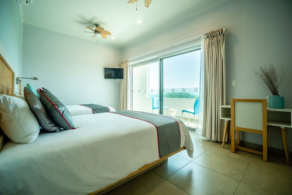 Junior Suite | In-room safe, individually furnished, iron/ironing board, bed sheets