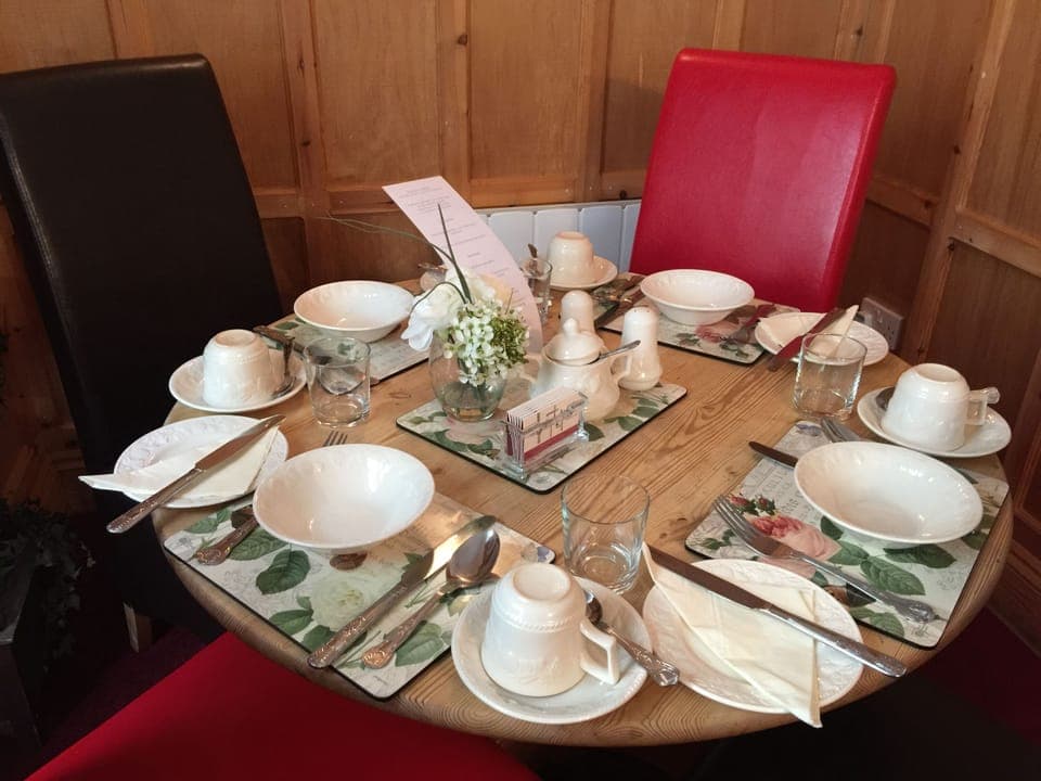 Daily continental breakfast (GBP 5 per person)