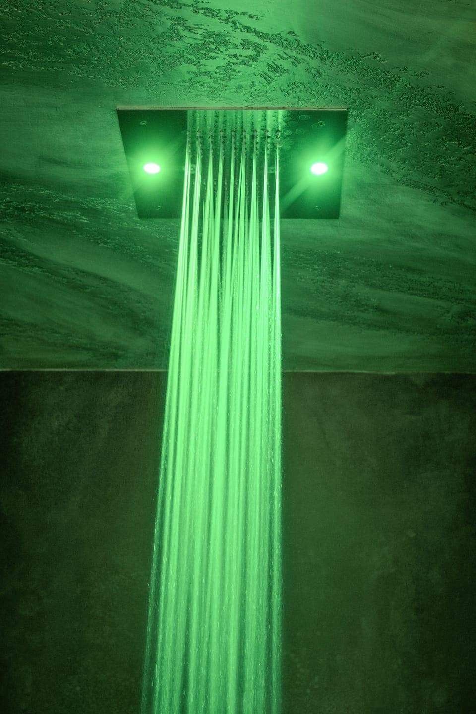 Sauna, hot tub, steam room, Turkish bath, 1 treatment room, massages