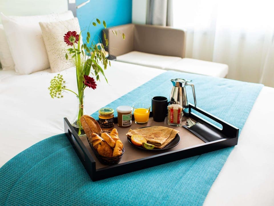 Premium bedding, in-room safe, desk, soundproofing