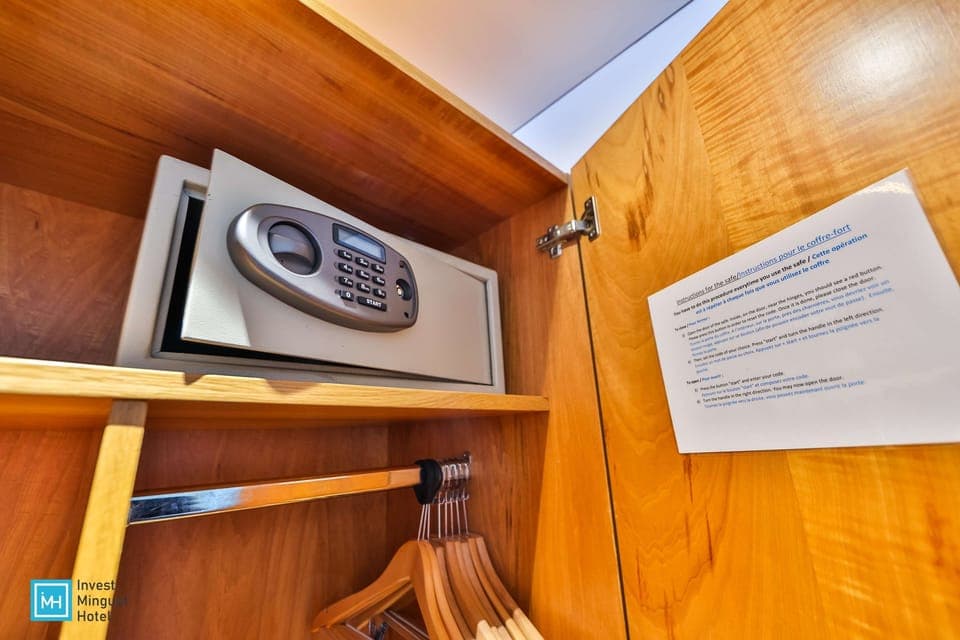 Premium bedding, Select Comfort beds, in-room safe, desk