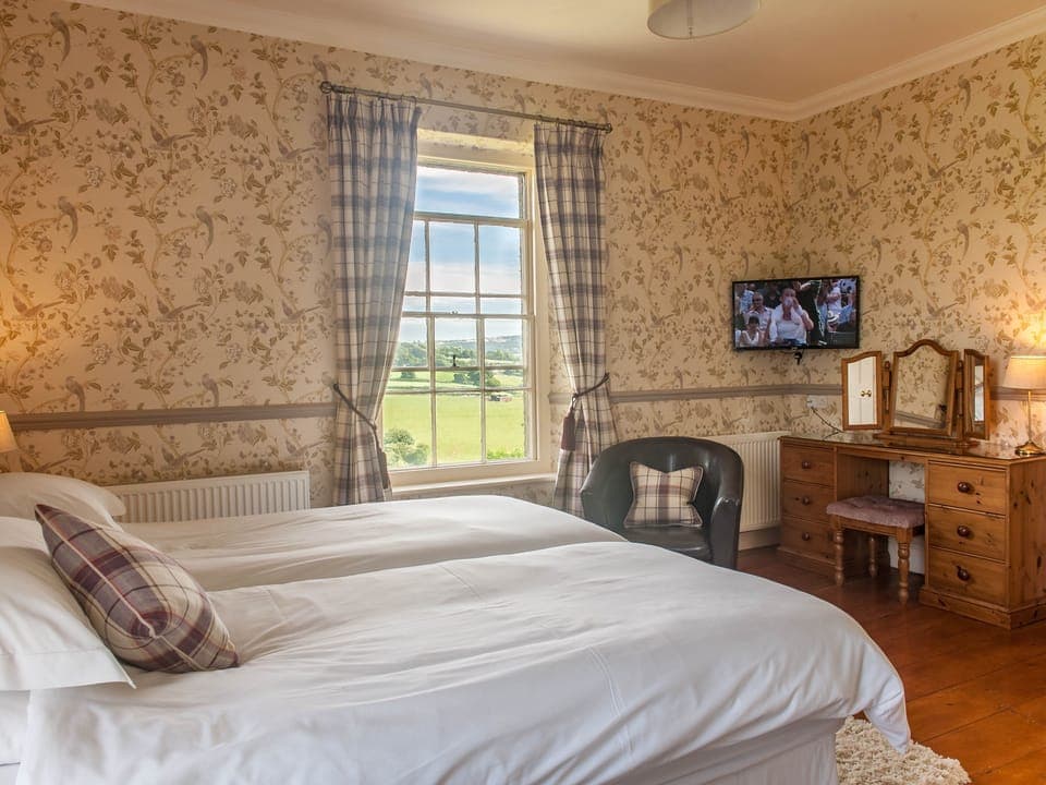 Twin Room, Ensuite (Super king) | 1 bedroom, WiFi