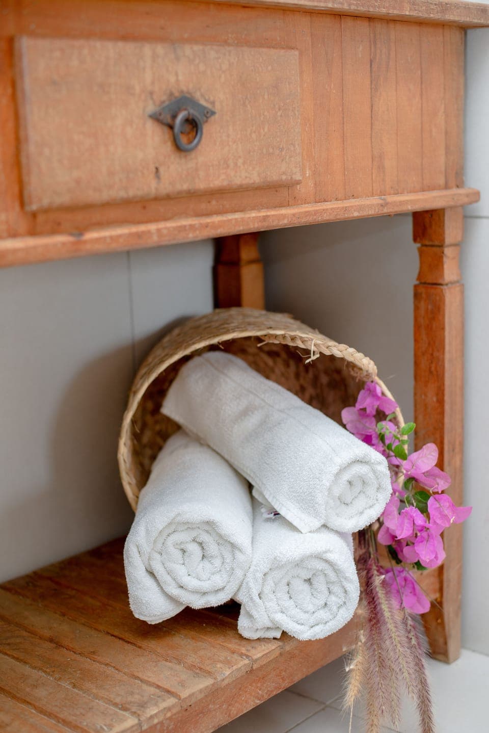 Suite Villa | Bathroom | Hair dryer, towels, soap, shampoo