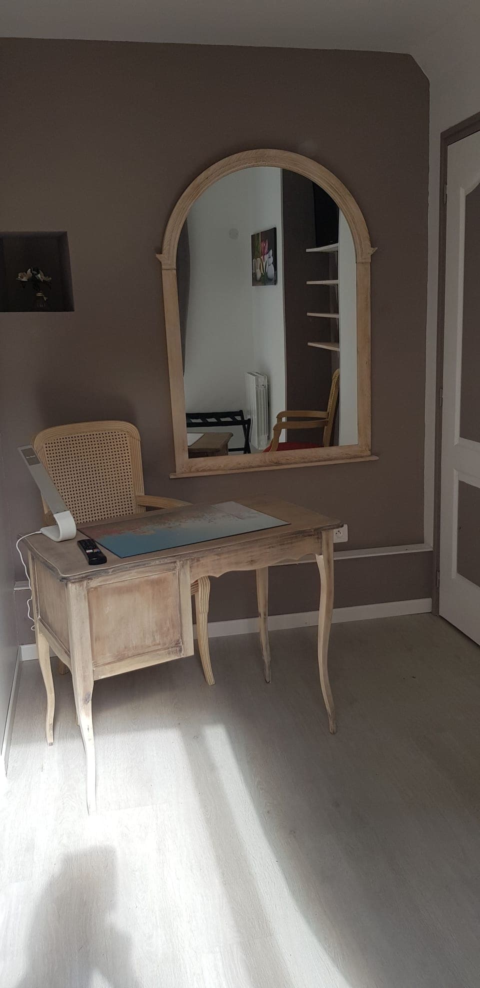 Single Room | Living area