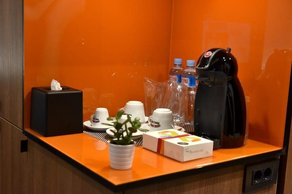 Hypo-allergenic bedding, minibar, in-room safe, desk