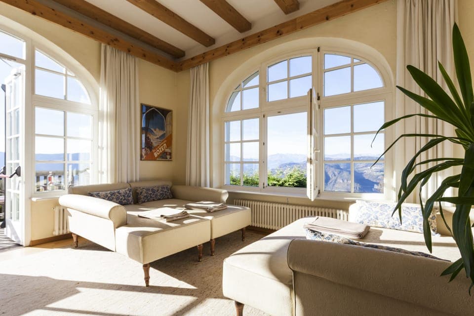 Couples treatment rooms, sauna, hot tub, steam room, body treatments