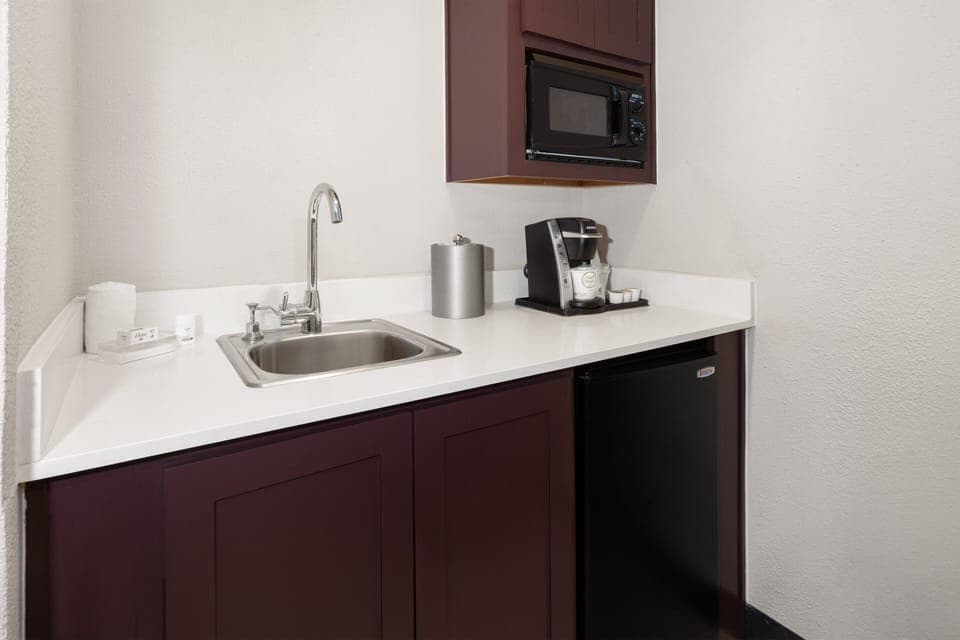 Suite, 1 Bedroom | Premium bedding, desk, laptop workspace, iron/ironing board