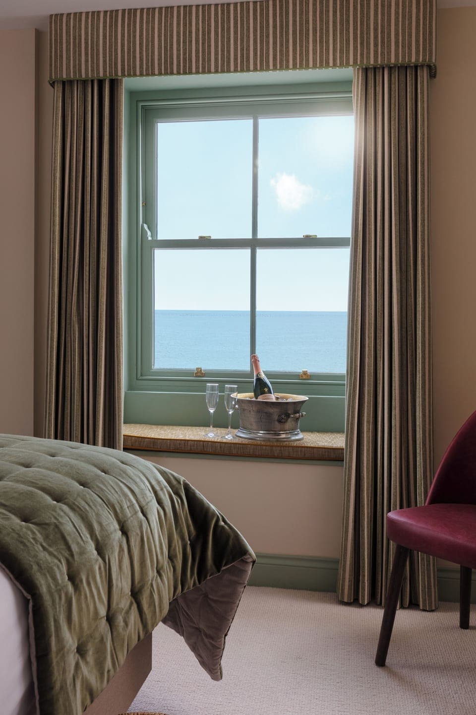 Signature Double Room | Desk, iron/ironing board, free WiFi, bed sheets