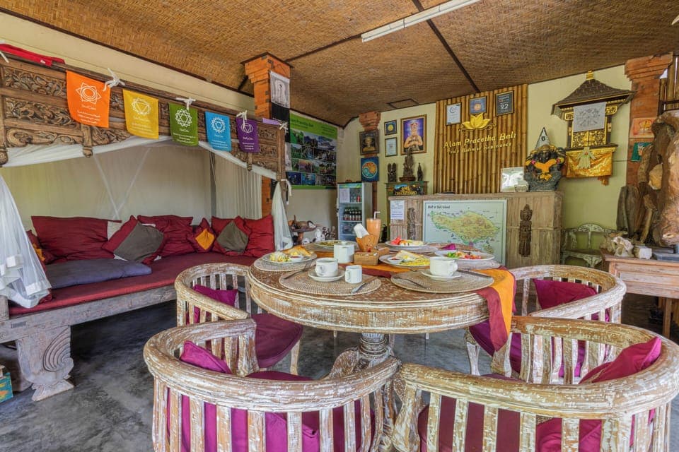 Breakfast, lunch, dinner served; Asian cuisine 