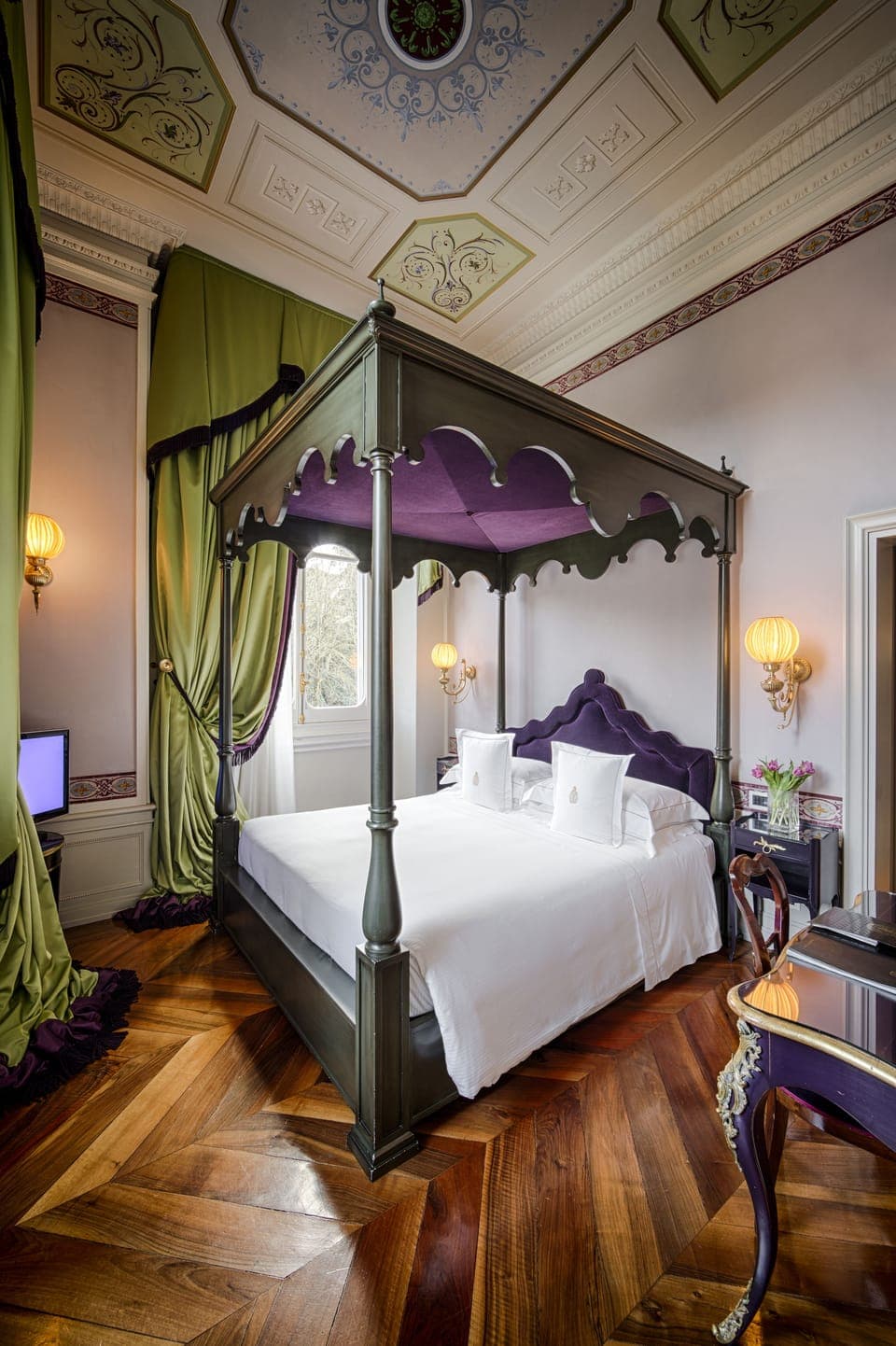 Suite | Premium bedding, down comforters, minibar, in-room safe