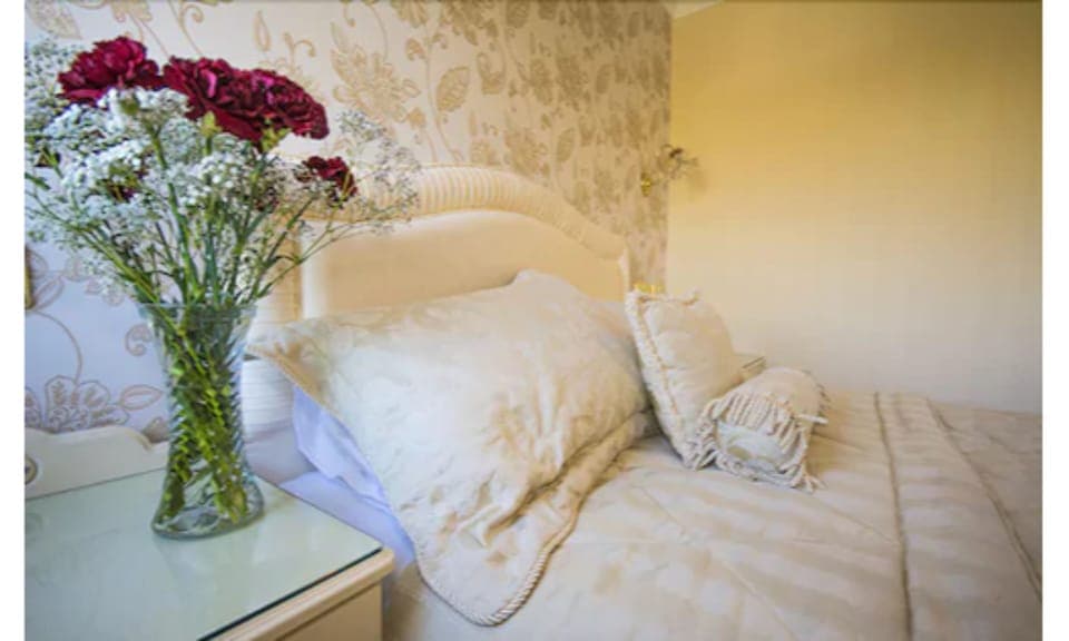 Double or Twin Room | In-room safe, desk, soundproofing, iron/ironing board