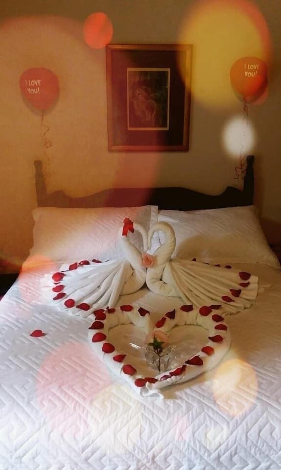 Minibar, free WiFi, bed sheets