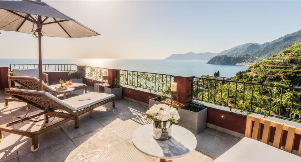 Honeymoon Suite, Jetted Tub | Terrace/patio