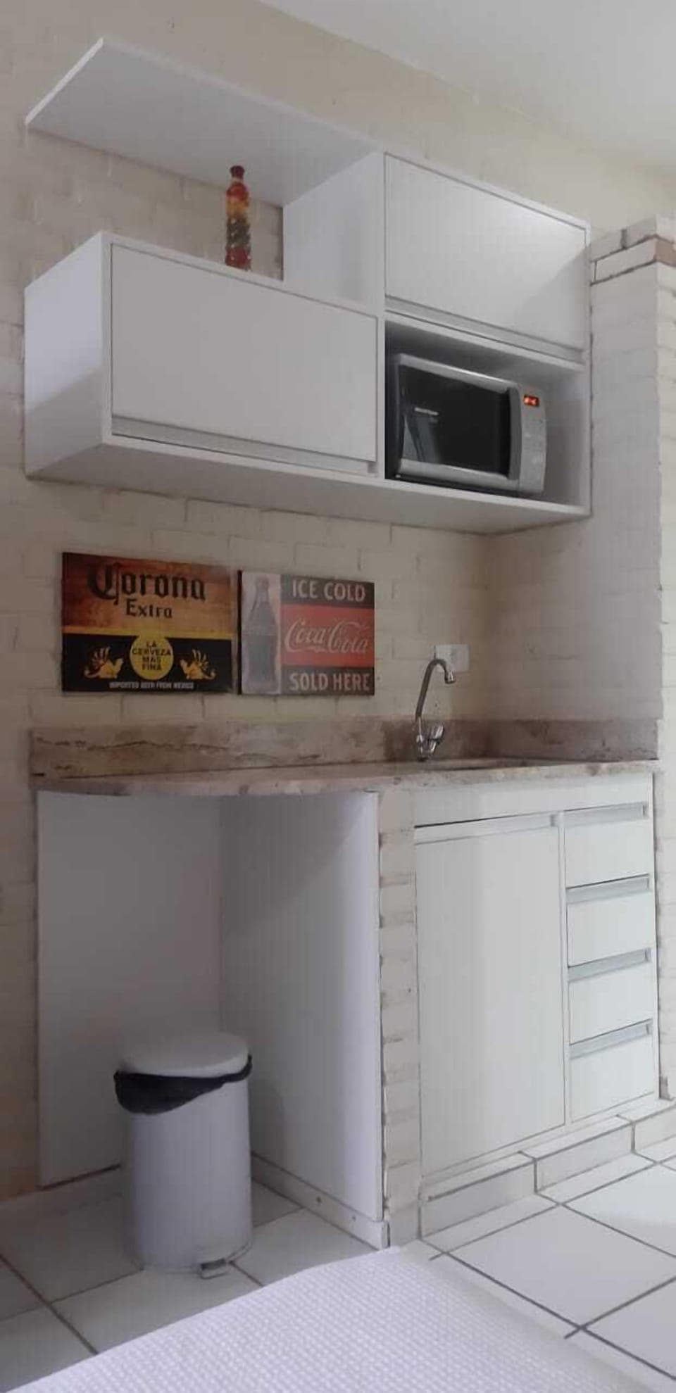 Deluxe Apartment, 2 Bedrooms, Kitchen, Beach View | 1 bedroom, premium bedding, minibar, in-room safe