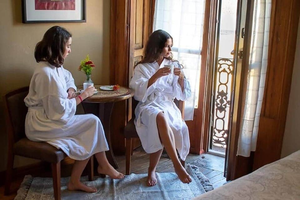 Free minibar, in-room safe, desk, laptop workspace