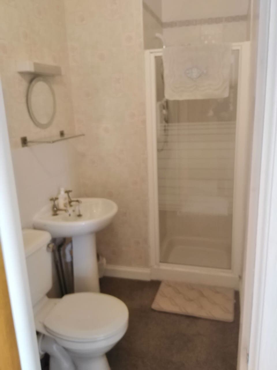 Comfort Triple Room (with Shower) | Bathroom | Shower, free toiletries, hair dryer, towels
