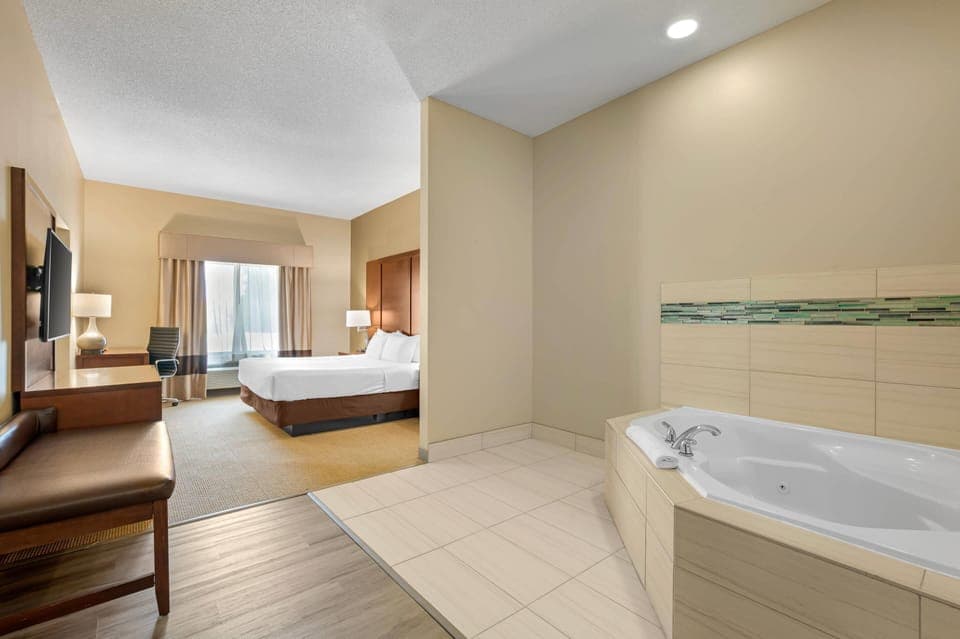 Desk, blackout drapes, iron/ironing board, free WiFi