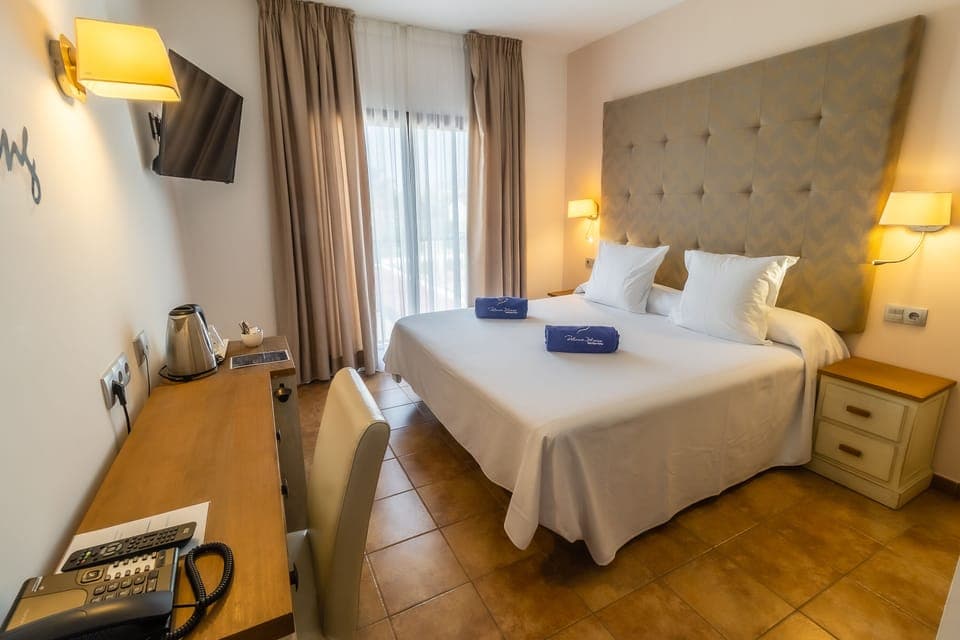 Superior Double Room, Terrace | Minibar, in-room safe, desk, blackout drapes