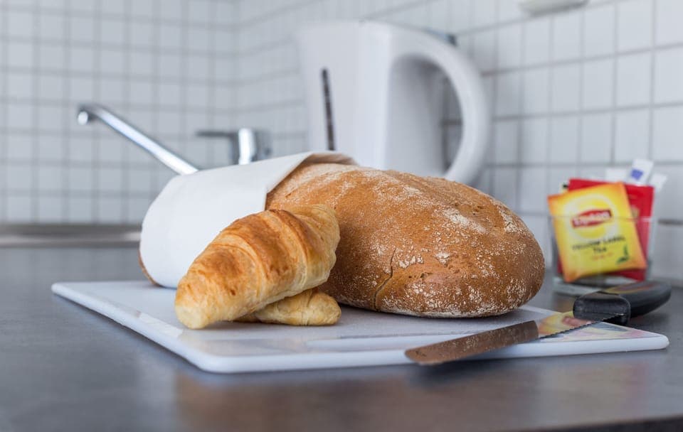 Daily to-go breakfast (NOK 180 per person)