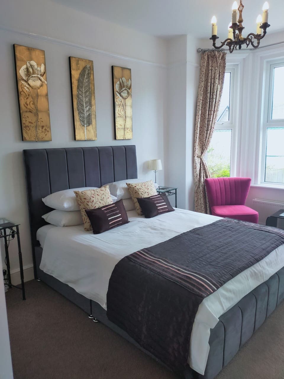 Iron/ironing board, free WiFi, bed sheets