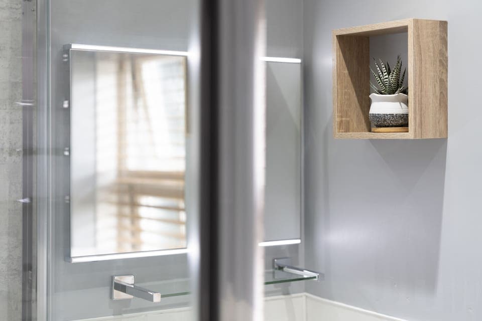 Single Room | Bathroom | Shower, free toiletries, hair dryer, towels