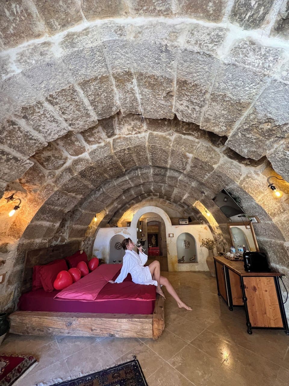 Desk, soundproofing, free WiFi