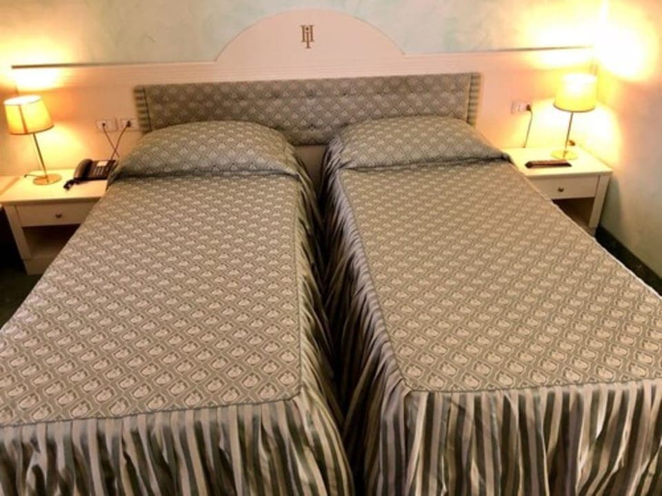 Classic Twin Room | Premium bedding, minibar, in-room safe, desk