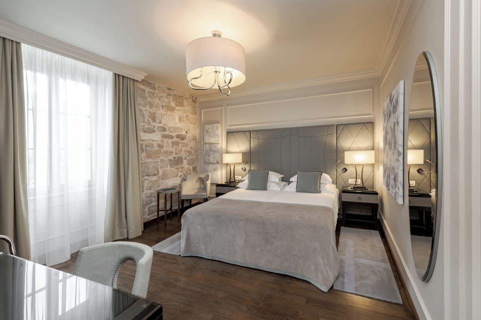 Superior Twin Room | Down comforters, minibar, in-room safe, desk