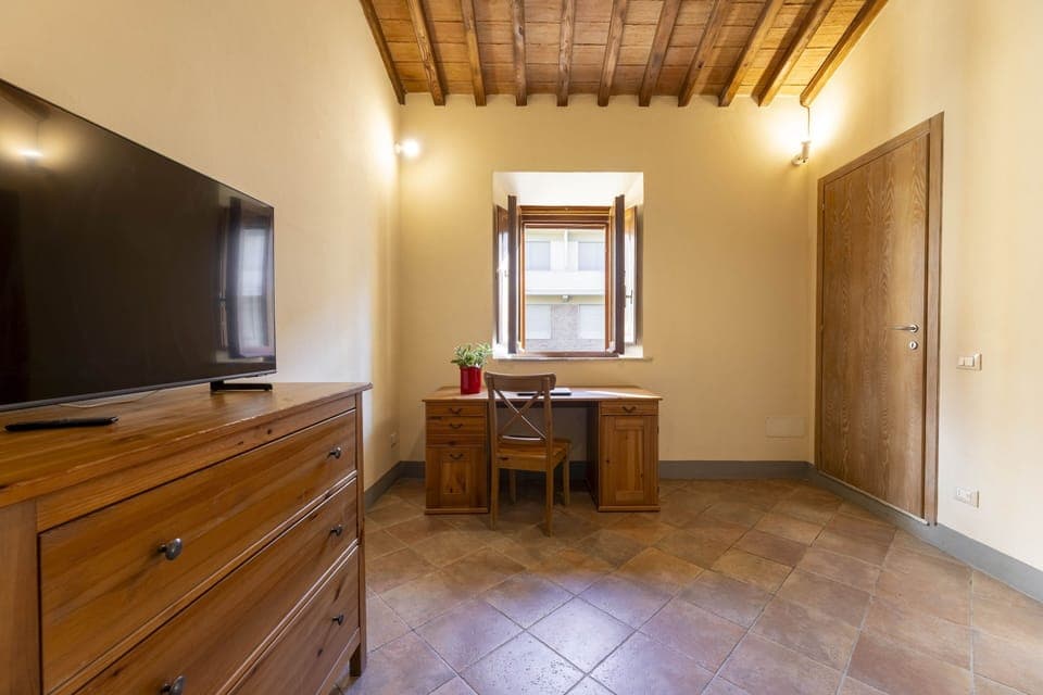 Classic Suite, Private Bathroom, Garden View | Living area | 22-inch LCD TV with digital channels, TV