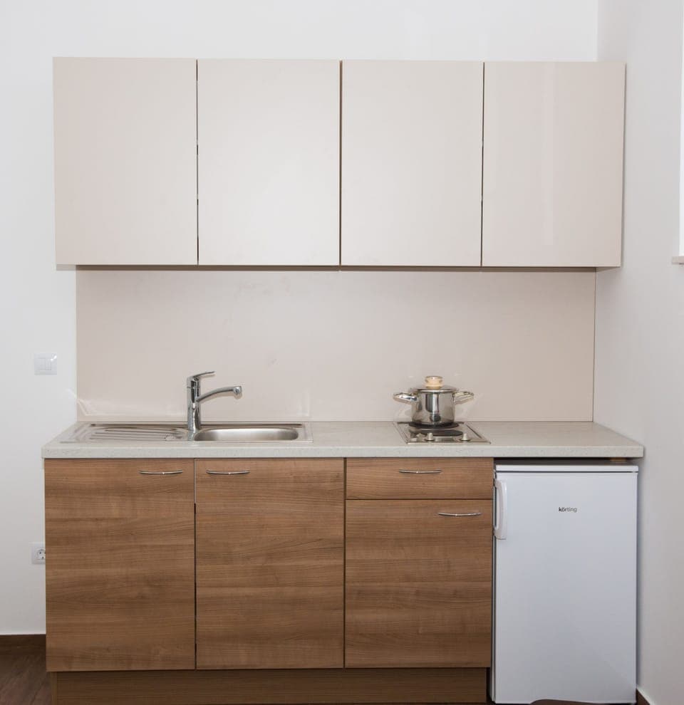 Superior Studio, Ground Floor | Private kitchenette | Cookware/dishes/utensils
