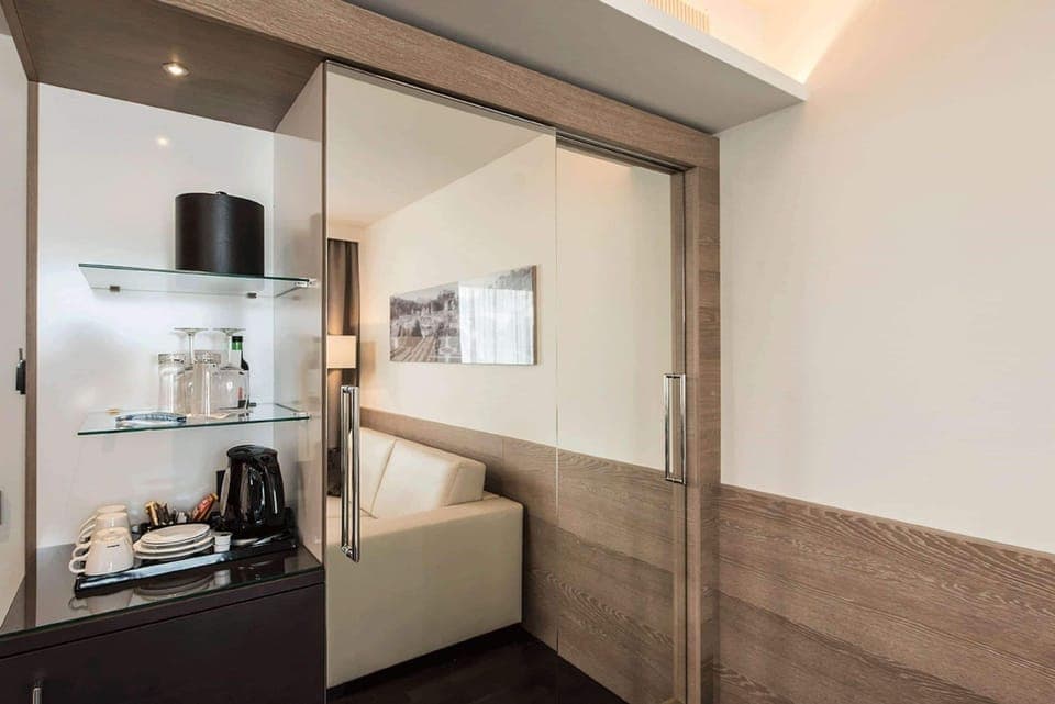 Business Double Room | Hypo-allergenic bedding, in-room safe, individually decorated